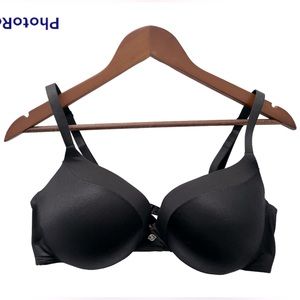 Victoria’s Secret - Very Sexy Push-up Bra -Black- Like New, Worn twice-Sz 36D